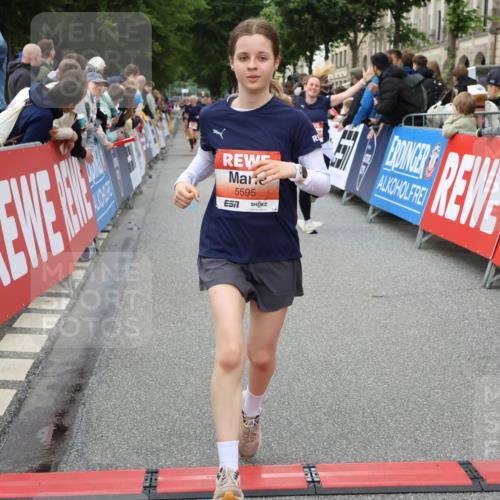 14.06.2026 - REWE Women's Run Strokosch-Dieckow http://msf.ph/oto/9769613 14.06.2026 10:59:11 Ziel 5142, 5376, 5595, 5675, 5703, 5986 meine-sportfotos.de