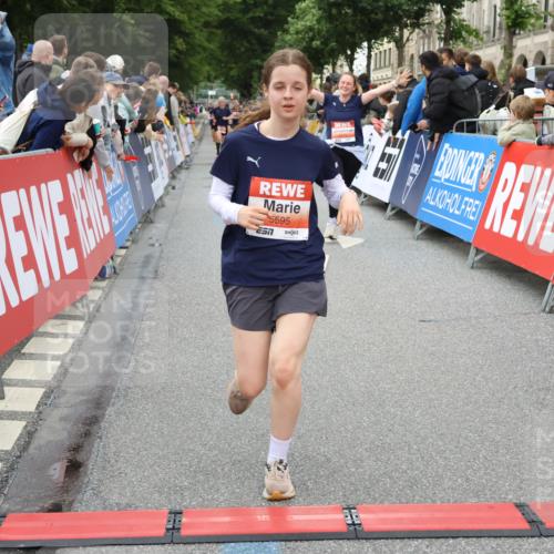 14.06.2026 - REWE Women's Run Strokosch-Dieckow http://msf.ph/oto/9769645 14.06.2026 10:59:10 Ziel 5142, 5376, 5595, 5675, 5703, 5986 meine-sportfotos.de
