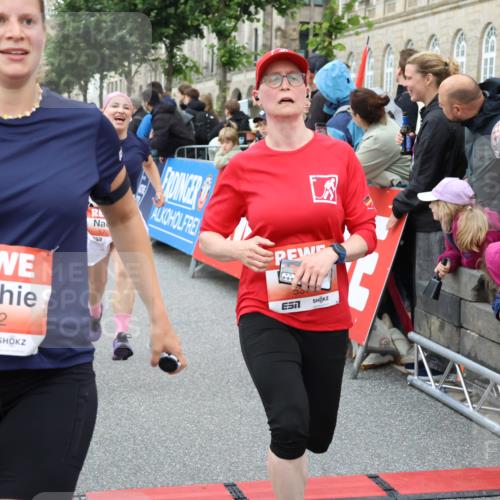 14.06.2026 - REWE Women's Run Strokosch-Dieckow http://msf.ph/oto/9769775 14.06.2026 10:59:05 Ziel 5066, 5067, 5142, 5144, 5154, 5226, 5376, 5703, 5741, 5986 meine-sportfotos.de