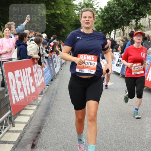 14.06.2026 - REWE Women's Run Strokosch-Dieckow http://msf.ph/oto/9769833 14.06.2026 10:59:04 Ziel 5066, 5067, 5142, 5144, 5154, 5226, 5376, 5703, 5741, 5911 meine-sportfotos.de