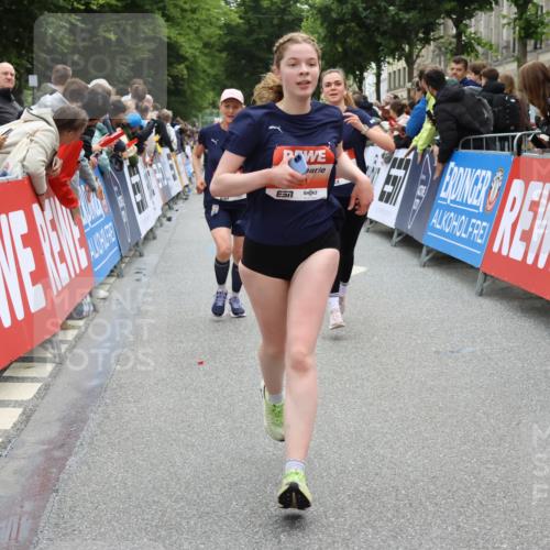 14.06.2026 - REWE Women's Run Strokosch-Dieckow http://msf.ph/oto/9769965 14.06.2026 10:57:02 Ziel 5021, 5023, 5074, 5209, 5571, 5583, 5964, 6053 meine-sportfotos.de