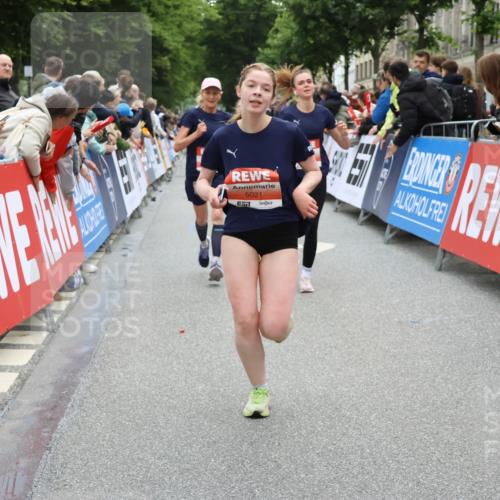 14.06.2026 - REWE Women's Run Strokosch-Dieckow http://msf.ph/oto/9770018 14.06.2026 10:57:02 Ziel 5021, 5023, 5074, 5209, 5571, 5583, 5964, 6053 meine-sportfotos.de