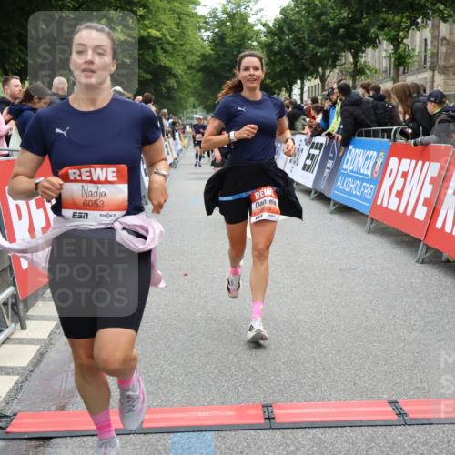 14.06.2026 - REWE Women's Run Strokosch-Dieckow http://msf.ph/oto/9770116 14.06.2026 10:56:56 Ziel 5023, 5070, 5219, 5571, 5583, 6023, 6053 meine-sportfotos.de