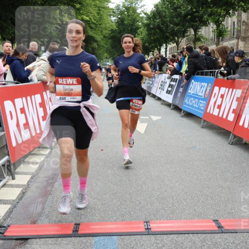 14.06.2026 - REWE Women's Run Strokosch-Dieckow http://msf.ph/oto/9770211 14.06.2026 10:56:56 Ziel 5023, 5070, 5219, 5571, 5583, 6023, 6053 meine-sportfotos.de