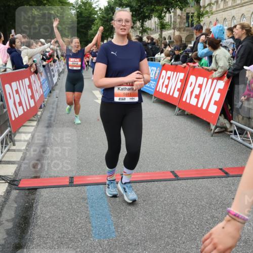 14.06.2026 - REWE Women's Run Strokosch-Dieckow http://msf.ph/oto/9770284 14.06.2026 10:58:56 Ziel 5066, 5067, 5144, 5154, 5402, 5553, 5585, 5616, 5741, 5766, 5911, 6036 meine-sportfotos.de