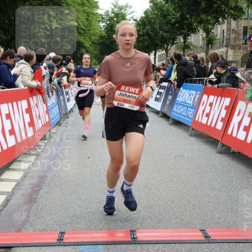 14.06.2026 - REWE Women's Run Strokosch-Dieckow http://msf.ph/oto/9770303 14.06.2026 10:56:54 Ziel 5023, 5070, 5219, 5571, 5583, 6023, 6053 meine-sportfotos.de