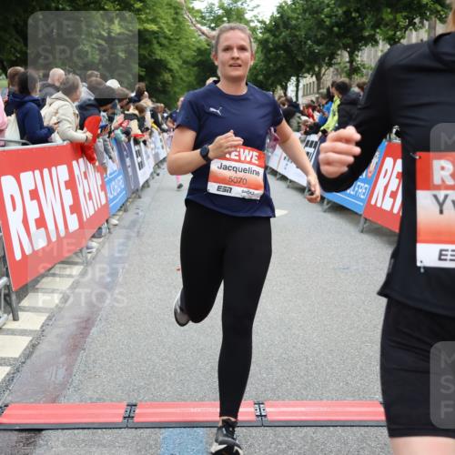 14.06.2026 - REWE Women's Run Strokosch-Dieckow http://msf.ph/oto/9770349 14.06.2026 10:56:53 Ziel 5023, 5070, 5219, 5583, 6023, 6053 meine-sportfotos.de