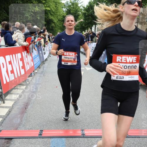 14.06.2026 - REWE Women's Run Strokosch-Dieckow http://msf.ph/oto/9770381 14.06.2026 10:56:52 Ziel 5023, 5070, 5219, 6023, 6053 meine-sportfotos.de