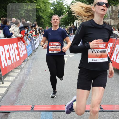 14.06.2026 - REWE Women's Run Strokosch-Dieckow http://msf.ph/oto/9770389 14.06.2026 10:56:52 Ziel 5023, 5070, 5219, 6023, 6053 meine-sportfotos.de