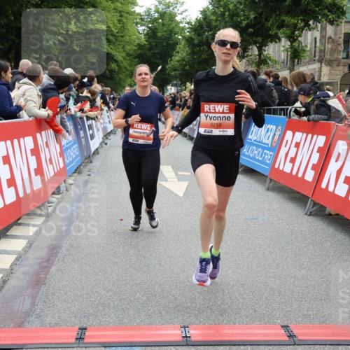 14.06.2026 - REWE Women's Run Strokosch-Dieckow http://msf.ph/oto/9770408 14.06.2026 10:56:52 Ziel 5023, 5070, 5219, 6023, 6053 meine-sportfotos.de