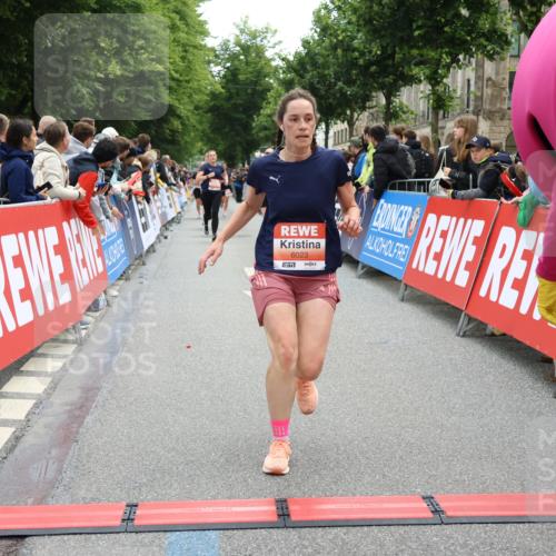 14.06.2026 - REWE Women's Run Strokosch-Dieckow http://msf.ph/oto/9770435 14.06.2026 10:56:49 Ziel 5070, 5219, 5945, 6023 meine-sportfotos.de