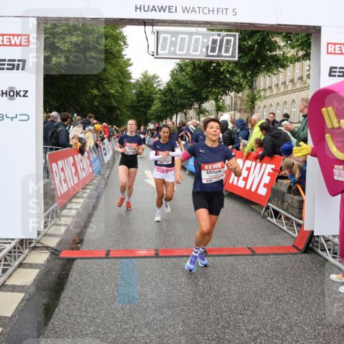 14.06.2026 - REWE Women's Run Strokosch-Dieckow http://msf.ph/oto/9770498 14.06.2026 09:54:17 Ziel 10012, 10236, 10334, 10356, 10363, 10434, 10778, 10783, 11049, 11050, 11315, 11387, 11389, 11429, 11433, 11502 meine-sportfotos.de