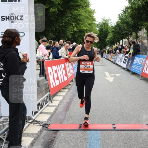 14.06.2026 - REWE Women's Run Strokosch-Dieckow http://msf.ph/oto/9770608 14.06.2026 10:56:36 Ziel 5140, 5244, 5245, 5556, 5953 meine-sportfotos.de