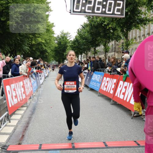 14.06.2026 - REWE Women's Run Strokosch-Dieckow http://msf.ph/oto/9770627 14.06.2026 10:56:30 Ziel 5140, 5244, 5245, 5556, 5818 meine-sportfotos.de
