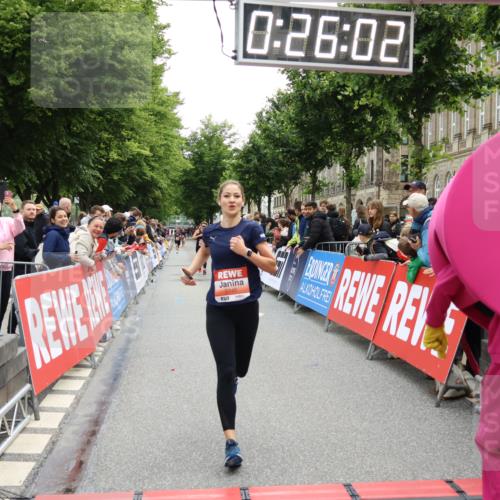14.06.2026 - REWE Women's Run Strokosch-Dieckow http://msf.ph/oto/9770649 14.06.2026 10:56:30 Ziel 5140, 5244, 5245, 5556, 5818 meine-sportfotos.de