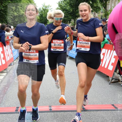 14.06.2026 - REWE Women's Run Strokosch-Dieckow http://msf.ph/oto/9770662 14.06.2026 10:56:28 Ziel 5140, 5244, 5245, 5556, 5818 meine-sportfotos.de