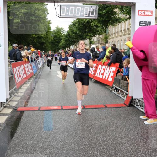 14.06.2026 - REWE Women's Run Strokosch-Dieckow http://msf.ph/oto/9770686 14.06.2026 09:54:23 Ziel 10012, 10235, 10356, 10363, 10434, 10899, 11395, 11502 meine-sportfotos.de