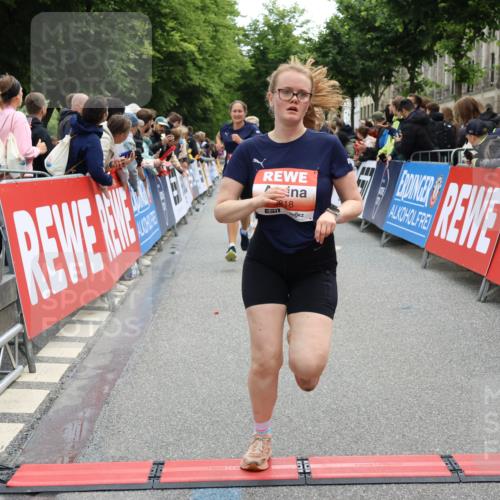 14.06.2026 - REWE Women's Run Strokosch-Dieckow http://msf.ph/oto/9770772 14.06.2026 10:56:26 Ziel 5140, 5244, 5245, 5556, 5818, 5868 meine-sportfotos.de