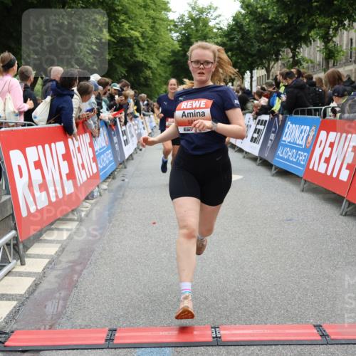 14.06.2026 - REWE Women's Run Strokosch-Dieckow http://msf.ph/oto/9770793 14.06.2026 10:56:26 Ziel 5140, 5244, 5245, 5556, 5818, 5868 meine-sportfotos.de