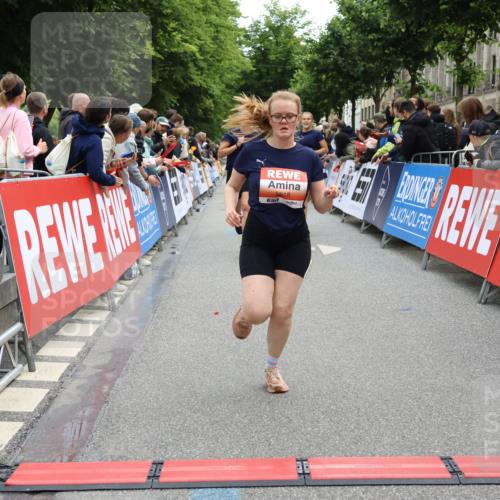 14.06.2026 - REWE Women's Run Strokosch-Dieckow http://msf.ph/oto/9770829 14.06.2026 10:56:26 Ziel 5140, 5244, 5245, 5556, 5818, 5868 meine-sportfotos.de