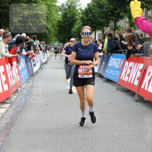 14.06.2026 - REWE Women's Run Strokosch-Dieckow http://msf.ph/oto/9771195 14.06.2026 10:56:03 Ziel 5207, 5527, 5979 meine-sportfotos.de