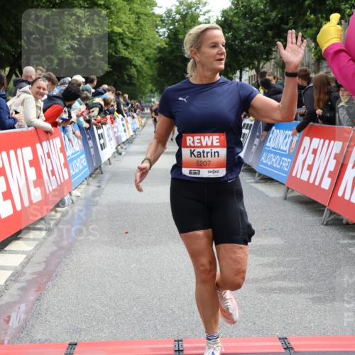 14.06.2026 - REWE Women's Run Strokosch-Dieckow http://msf.ph/oto/9771214 14.06.2026 10:55:57 Ziel 5207 meine-sportfotos.de
