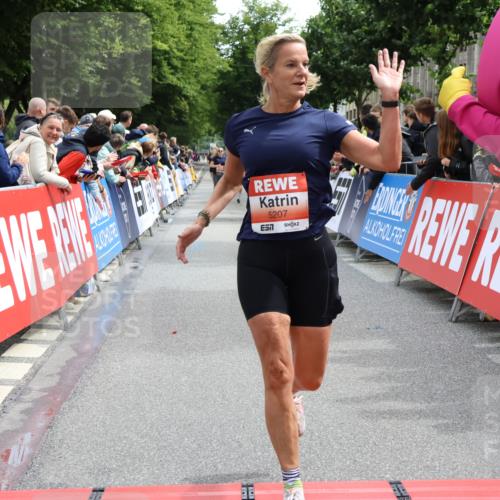 14.06.2026 - REWE Women's Run Strokosch-Dieckow http://msf.ph/oto/9771225 14.06.2026 10:55:57 Ziel 5207 meine-sportfotos.de
