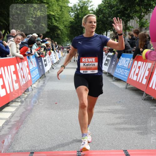 14.06.2026 - REWE Women's Run Strokosch-Dieckow http://msf.ph/oto/9771245 14.06.2026 10:55:57 Ziel 5207 meine-sportfotos.de