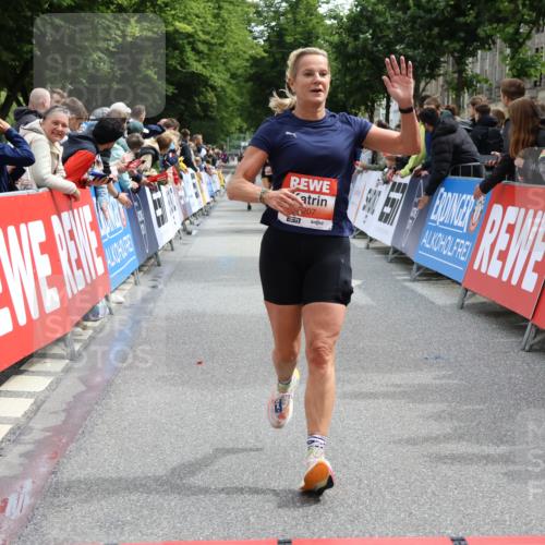14.06.2026 - REWE Women's Run Strokosch-Dieckow http://msf.ph/oto/9771286 14.06.2026 10:55:57 Ziel 5207 meine-sportfotos.de