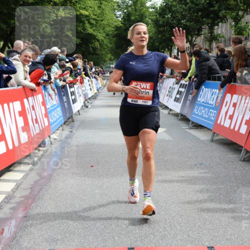 14.06.2026 - REWE Women's Run Strokosch-Dieckow http://msf.ph/oto/9771298 14.06.2026 10:55:57 Ziel 5207 meine-sportfotos.de