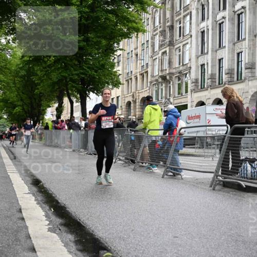 14.06.2026 - REWE Women's Run J. Mangold http://msf.ph/oto/9771304 14.06.2026 09:58:35 Ziel 10292, 10879, 10960, 11427 meine-sportfotos.de