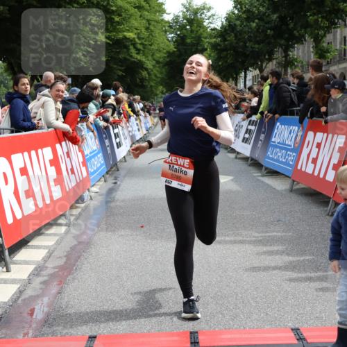 14.06.2026 - REWE Women's Run Strokosch-Dieckow http://msf.ph/oto/9771471 14.06.2026 10:55:48 Ziel 5250, 5695, 5789, 6069 meine-sportfotos.de