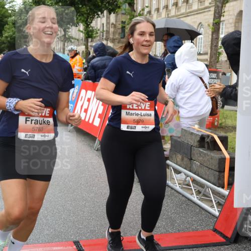 14.06.2026 - REWE Women's Run Strokosch-Dieckow http://msf.ph/oto/9771476 14.06.2026 11:11:00 Ziel 5123, 5124, 5125, 5126, 5127, 5254, 5316, 5554, 5724, 5763, 5830, 5831, 5879, 5915 meine-sportfotos.de