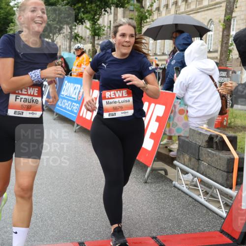 14.06.2026 - REWE Women's Run Strokosch-Dieckow http://msf.ph/oto/9771496 14.06.2026 11:11:00 Ziel 5123, 5124, 5125, 5126, 5127, 5254, 5316, 5554, 5724, 5763, 5830, 5831, 5879, 5915 meine-sportfotos.de