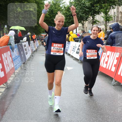 14.06.2026 - REWE Women's Run Strokosch-Dieckow http://msf.ph/oto/9771510 14.06.2026 11:10:59 Ziel 5005, 5120, 5123, 5124, 5125, 5126, 5127, 5254, 5316, 5554, 5724, 5763, 5830, 5831, 5879, 5915 meine-sportfotos.de