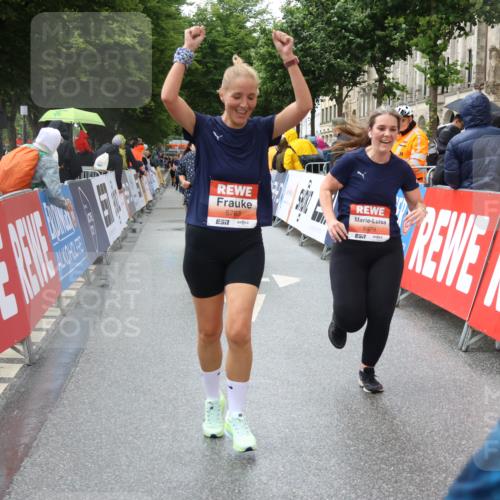 14.06.2026 - REWE Women's Run Strokosch-Dieckow http://msf.ph/oto/9771518 14.06.2026 11:10:59 Ziel 5005, 5120, 5123, 5124, 5125, 5126, 5127, 5254, 5316, 5554, 5724, 5763, 5830, 5831, 5879, 5915 meine-sportfotos.de