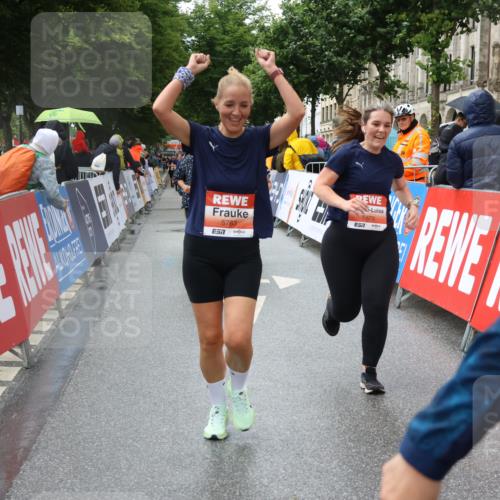 14.06.2026 - REWE Women's Run Strokosch-Dieckow http://msf.ph/oto/9771526 14.06.2026 11:10:59 Ziel 5005, 5120, 5123, 5124, 5125, 5126, 5127, 5254, 5316, 5554, 5724, 5763, 5830, 5831, 5879, 5915 meine-sportfotos.de