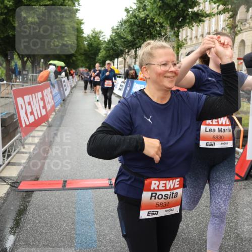14.06.2026 - REWE Women's Run Strokosch-Dieckow http://msf.ph/oto/9771563 14.06.2026 11:10:55 Ziel 5005, 5028, 5120, 5124, 5125, 5126, 5127, 5316, 5724, 5830, 5831 meine-sportfotos.de