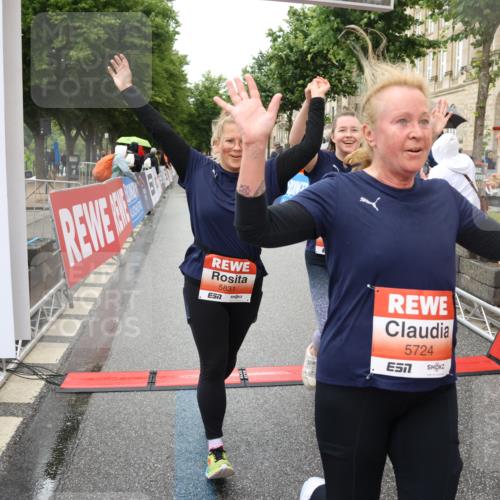14.06.2026 - REWE Women's Run Strokosch-Dieckow http://msf.ph/oto/9771588 14.06.2026 11:10:55 Ziel 5005, 5028, 5120, 5124, 5125, 5126, 5127, 5316, 5724, 5830, 5831 meine-sportfotos.de
