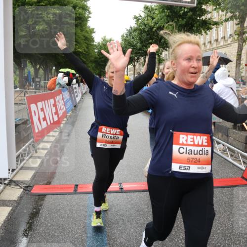 14.06.2026 - REWE Women's Run Strokosch-Dieckow http://msf.ph/oto/9771596 14.06.2026 11:10:55 Ziel 5005, 5028, 5120, 5124, 5125, 5126, 5127, 5316, 5724, 5830, 5831 meine-sportfotos.de