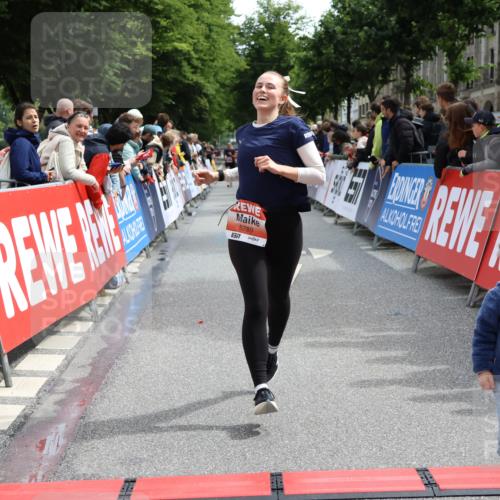 14.06.2026 - REWE Women's Run Strokosch-Dieckow http://msf.ph/oto/9771597 14.06.2026 10:55:48 Ziel 5250, 5695, 5789, 6069 meine-sportfotos.de