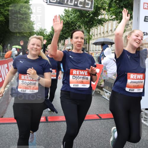 14.06.2026 - REWE Women's Run Strokosch-Dieckow http://msf.ph/oto/9771623 14.06.2026 11:10:54 Ziel 5005, 5028, 5120, 5124, 5125, 5126, 5127, 5316, 5724, 5830, 5831 meine-sportfotos.de