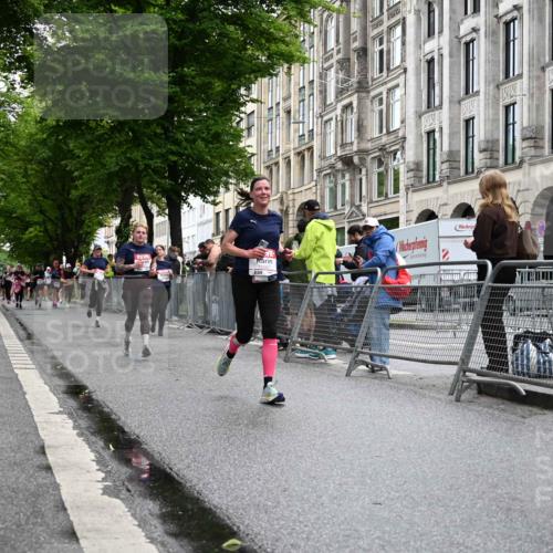 14.06.2026 - REWE Women's Run J. Mangold http://msf.ph/oto/9771661 14.06.2026 09:59:24 Ziel 10190, 10280, 10405, 10542, 10567, 10664, 10850, 11221, 11406 meine-sportfotos.de