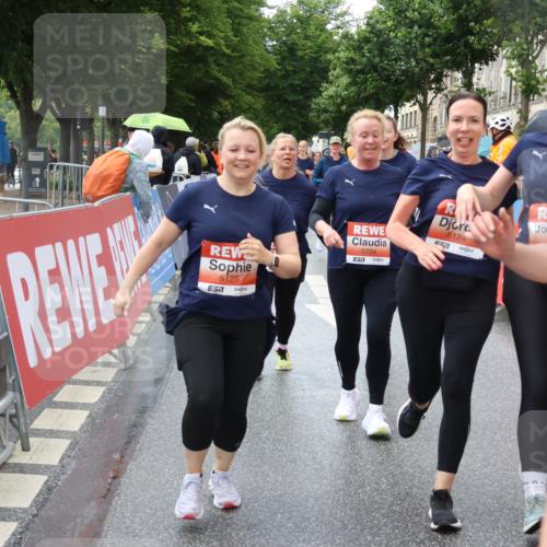 14.06.2026 - REWE Women's Run Strokosch-Dieckow http://msf.ph/oto/9771678 14.06.2026 11:10:53 Ziel 5005, 5028, 5120, 5124, 5125, 5126, 5127, 5724, 5830, 5831 meine-sportfotos.de