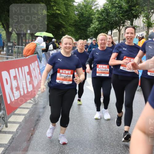 14.06.2026 - REWE Women's Run Strokosch-Dieckow http://msf.ph/oto/9771684 14.06.2026 11:10:53 Ziel 5005, 5028, 5120, 5124, 5125, 5126, 5127, 5724, 5830, 5831 meine-sportfotos.de