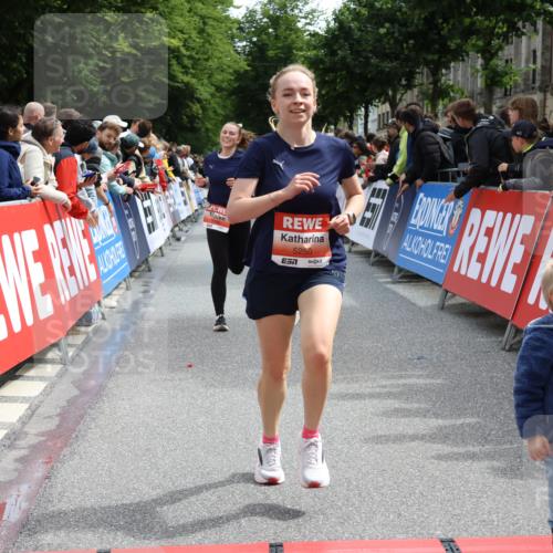 14.06.2026 - REWE Women's Run Strokosch-Dieckow http://msf.ph/oto/9771708 14.06.2026 10:55:46 Ziel 5250, 5287, 5695, 5789, 6069 meine-sportfotos.de