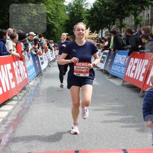 14.06.2026 - REWE Women's Run Strokosch-Dieckow http://msf.ph/oto/9771738 14.06.2026 10:55:46 Ziel 5250, 5287, 5695, 5789, 6069 meine-sportfotos.de