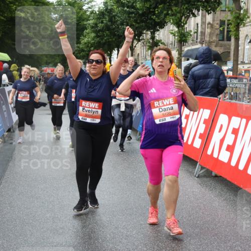 14.06.2026 - REWE Women's Run Strokosch-Dieckow http://msf.ph/oto/9771745 14.06.2026 11:10:50 Ziel 5005, 5028, 5120, 5124, 5125, 5126, 5127, 5236, 5724, 5830, 5831 meine-sportfotos.de
