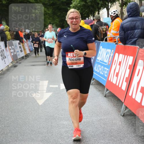14.06.2026 - REWE Women's Run Strokosch-Dieckow http://msf.ph/oto/9771797 14.06.2026 11:10:42 Ziel 5236 meine-sportfotos.de