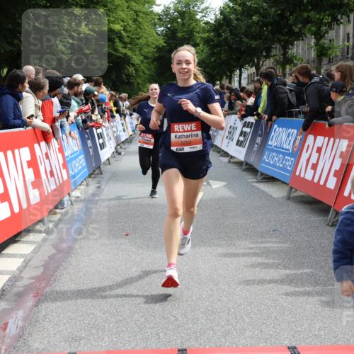 14.06.2026 - REWE Women's Run Strokosch-Dieckow http://msf.ph/oto/9771815 14.06.2026 10:55:46 Ziel 5250, 5287, 5695, 5789, 6069 meine-sportfotos.de